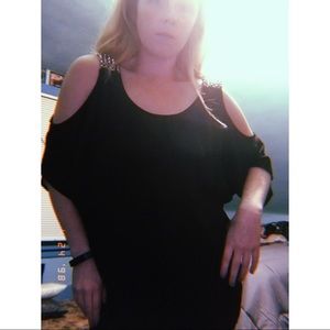 Spiked / Cold Shoulder Top 💣